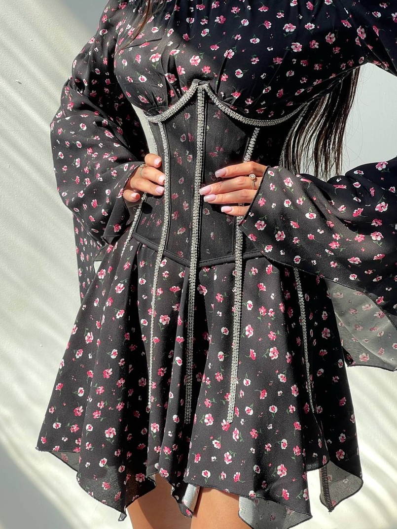 Сукня асиметричного крою з розкльошеними рукавами + корсет декорований стразами Ручна робота | PUSHKA SHOP