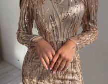 Сукня з візерунками з паєток та розрізом Сукня з візерунками з паєток та розрізом | PUSHKA SHOP