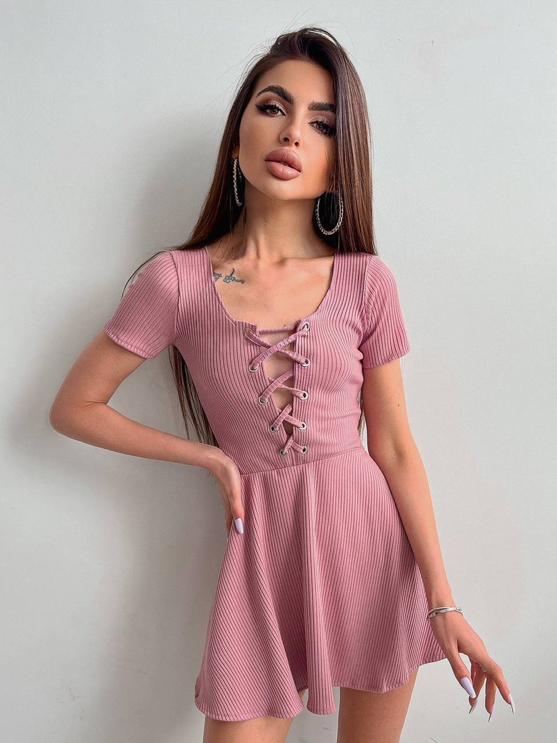 Трикотажное платье-мини со шнуровкой на груди  | PUSHKA SHOP