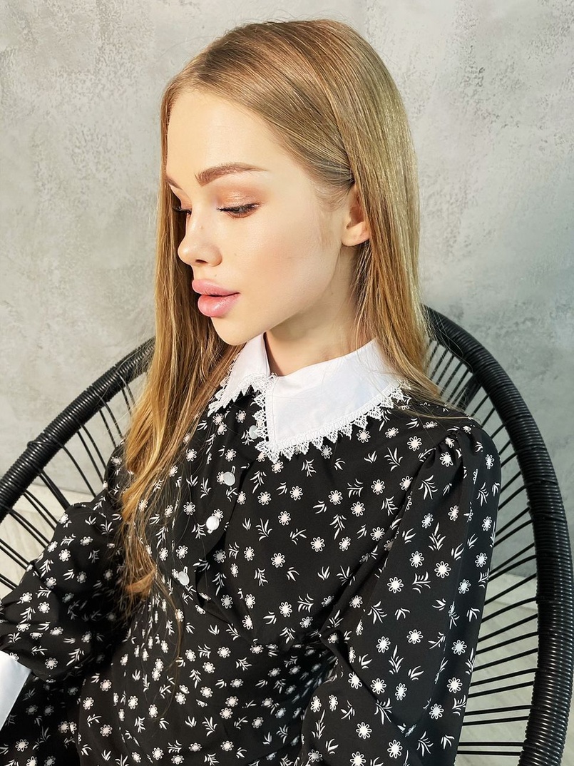 Платье-рубашка с воротничком, декорированным кружевом Платье-рубашка с воротничком, декорированным кружевом | PUSHKA SHOP