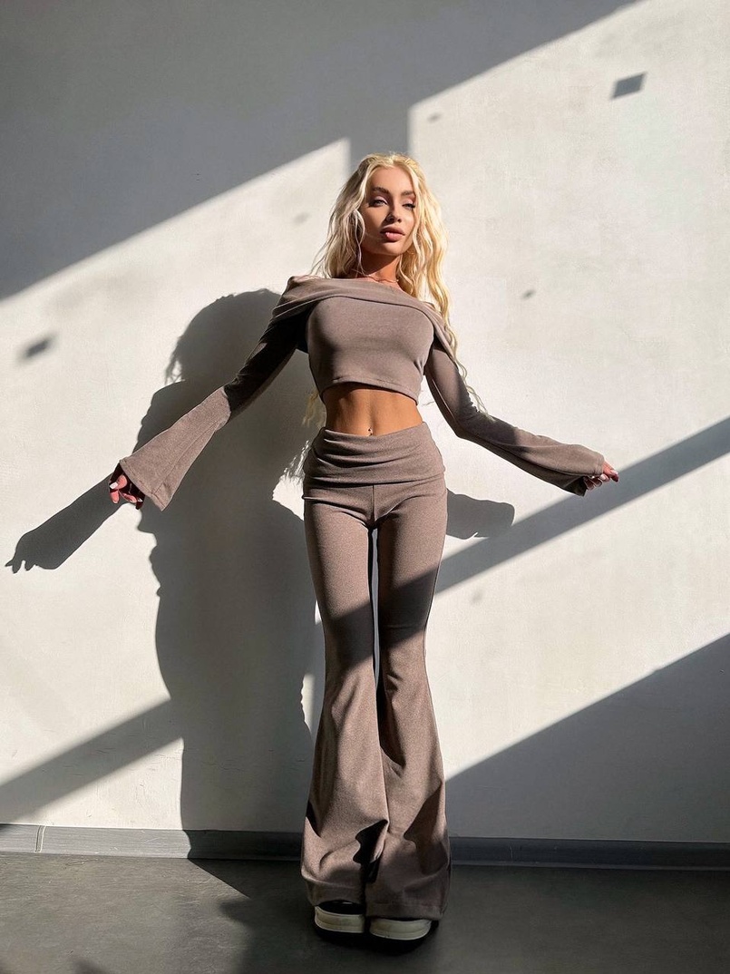 Трикотажний комплект: топ із хомутом + штани кльош | PUSHKA SHOP