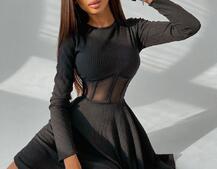 Приталенное платье с корсетной вставкой и пышной юбкой-солцем  | PUSHKA SHOP