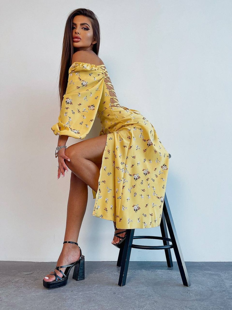 Сукня -міді зі шнурівкою на спинці та розрізом на ніжці Сукня -міді зі шнурівкою на спинці та розрізом на ніжці | PUSHKA SHOP