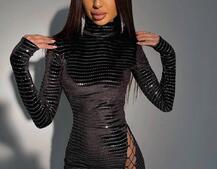 Оксамитова сукня-гольф зі шнурівкою Шнурівкою можна регулювати ширину вирізу | PUSHKA SHOP