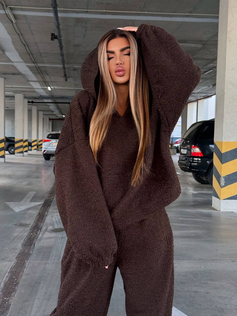 Теплий та мʼякий комплект: Обʼємний худі з капюшоном та штани з манжетами  Дуже приємний до тіла | PUSHKA SHOP