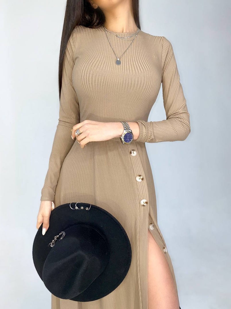 Трикотажное платье миди с разрезом | PUSHKA SHOP