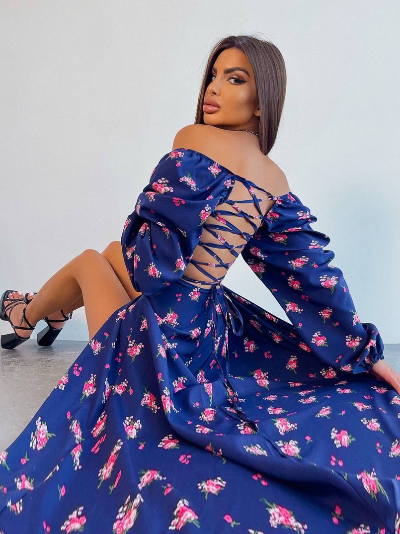 Сукня -міді зі шнурівкою на спинці та розрізом на ніжці Сукня -міді зі шнурівкою на спинці та розрізом на ніжці | PUSHKA SHOP