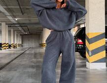 Теплий та мʼякий комплект: Обʼємний худі з капюшоном та штани з манжетами  Дуже приємний до тіла | PUSHKA SHOP