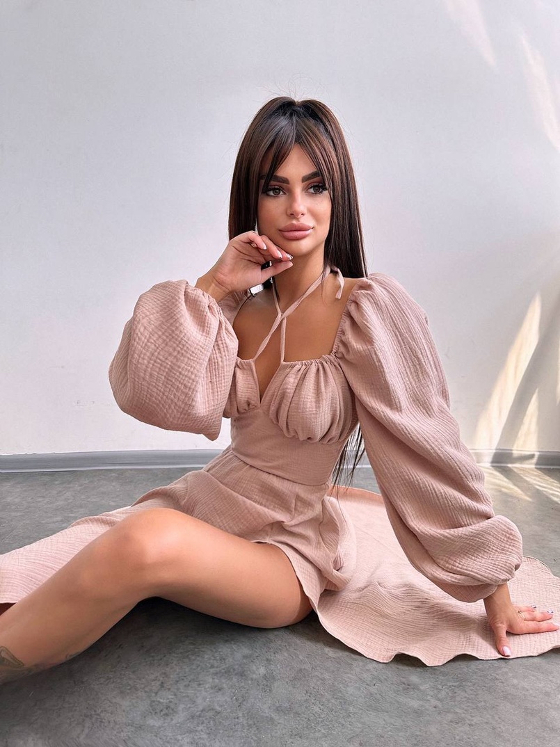 Муслінова сукня -міді з розрізом на ніжці Муслінова сукня -міді з розрізом на ніжці | PUSHKA SHOP