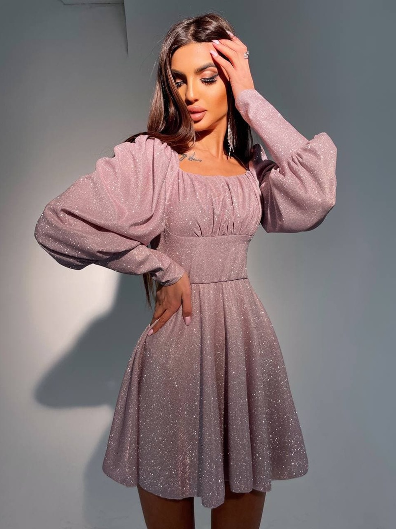 Блестящее платье с объемными рукавами Блестящее платье с объемными рукавами | PUSHKA SHOP