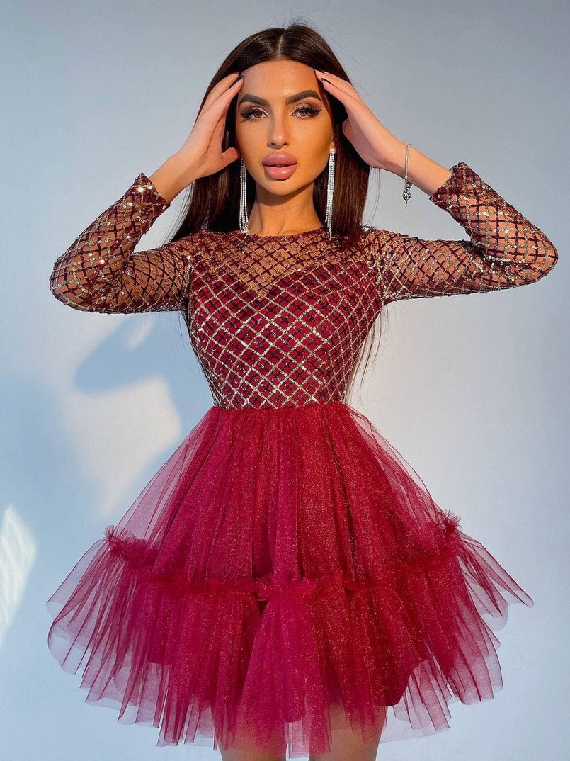 Платье с блестящим верхом и пышной фатиновой юбкой Платье с блестящим верхом и пышной фатиновой юбкой | PUSHKA SHOP