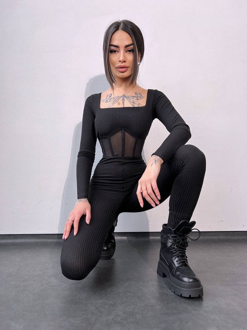 Облягаючий трикотажний комбінезон з елементами корсету  Облягаючий трикотажний комбінезон з елементами корсету  | PUSHKA SHOP