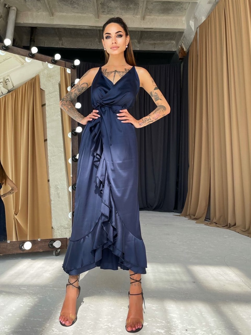 Шелковое платье-миди с оборками Шелковое платье-миди с оборками | PUSHKA SHOP