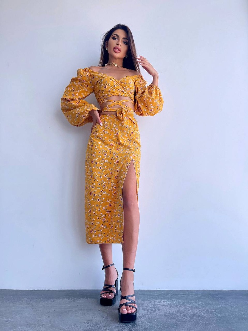 Квітковий комплект: топ із зав'язками на талії + спідниця міді з розрізом | PUSHKA SHOP