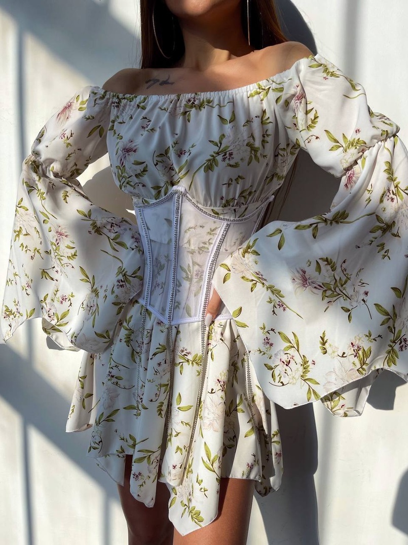 Сукня асиметричного крою з розкльошеними рукавами + корсет декорований стразами Ручна робота | PUSHKA SHOP