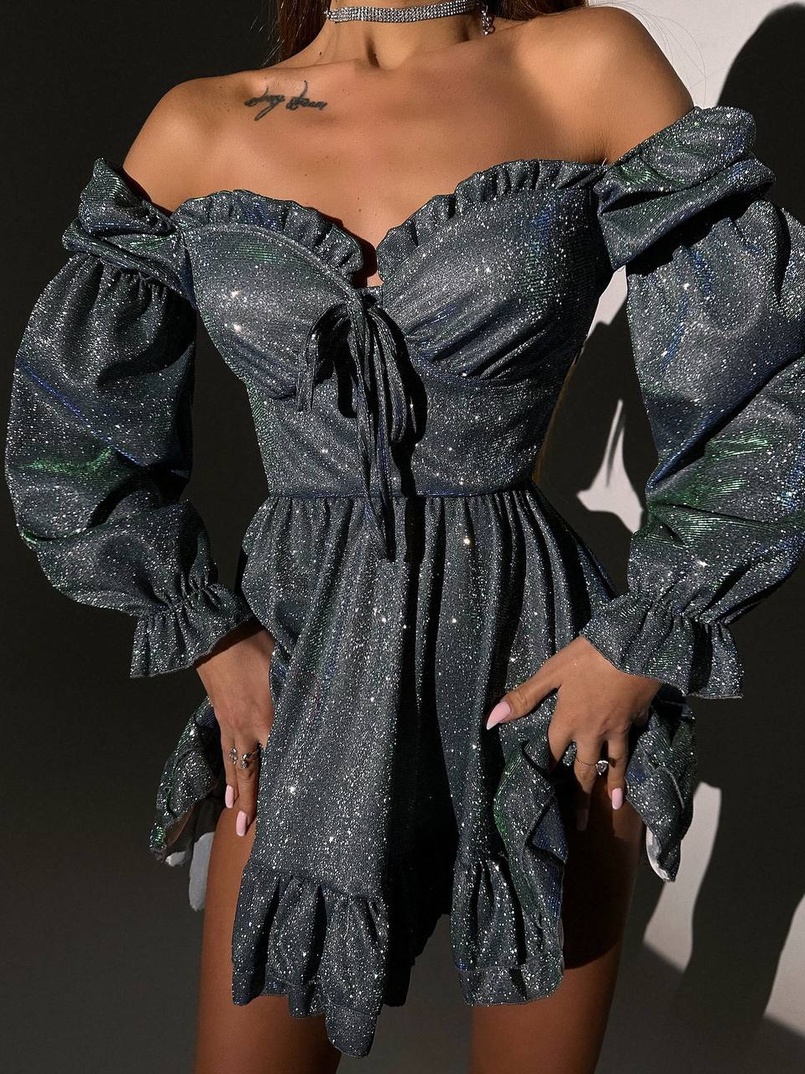 Блискуча сукня з чашечками та пишною спідницею | PUSHKA SHOP