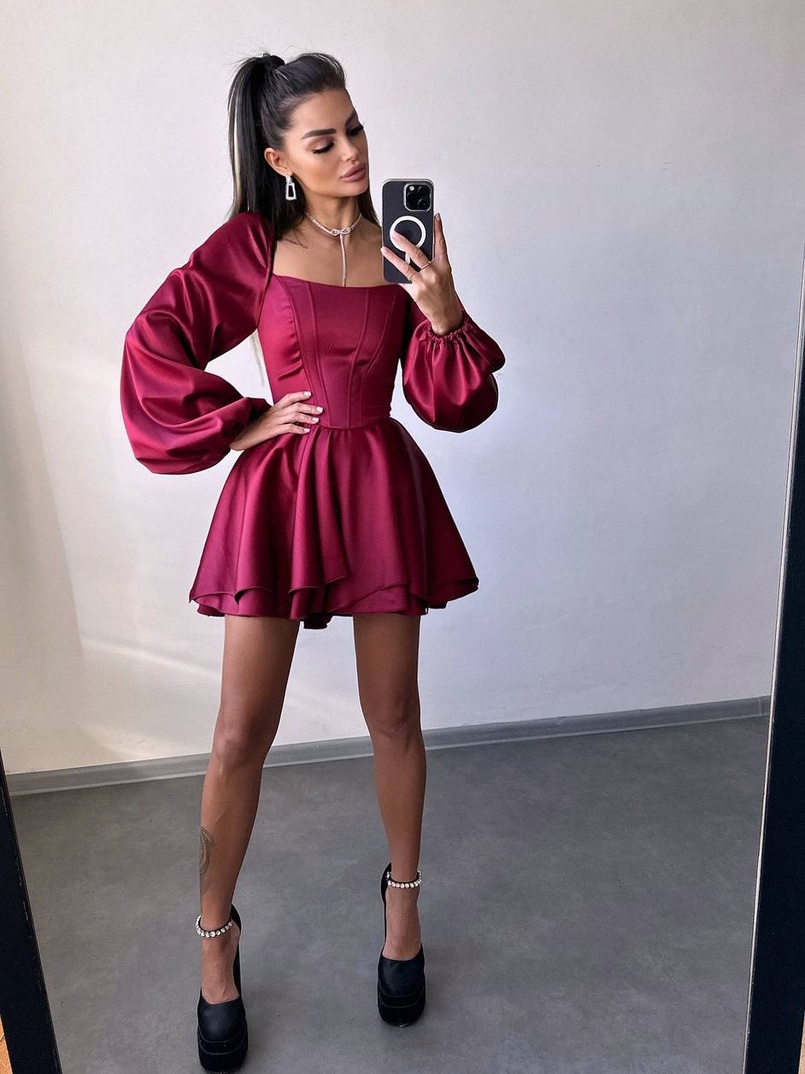 Атласна корсетна сукня з пишною подвійною спідницею та об‘ємними рукавами | PUSHKA SHOP