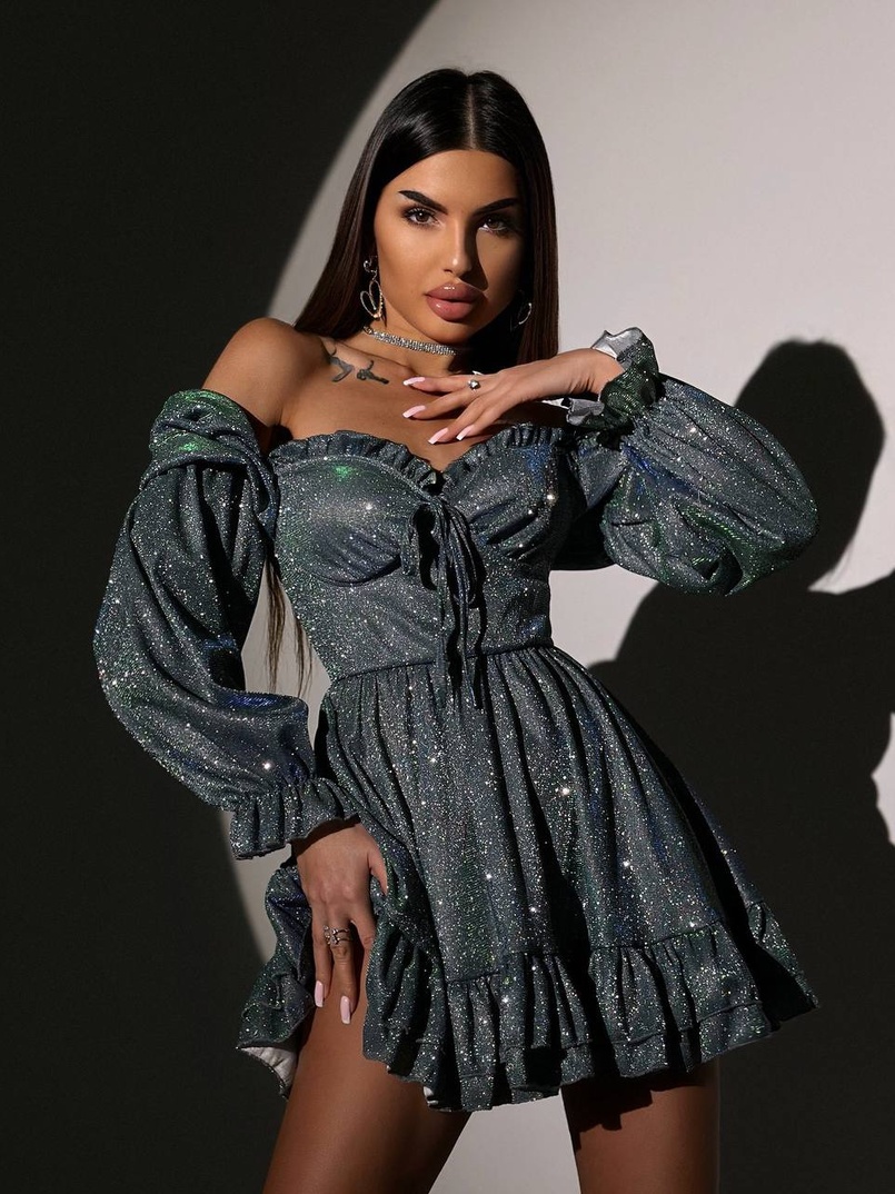 Блискуча сукня з чашечками та пишною спідницею | PUSHKA SHOP