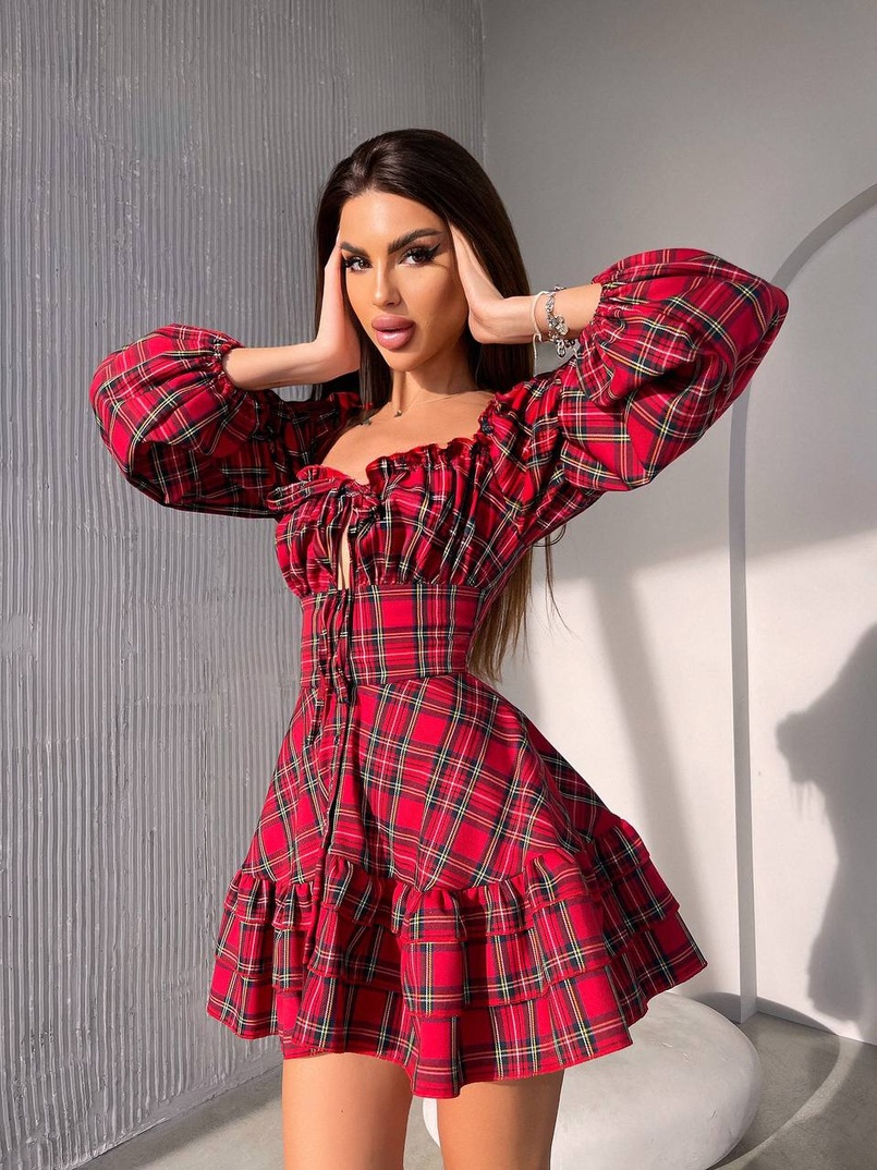 Сукня з об'ємними рукавами та пишною спідницею Сукня з об'ємними рукавами та пишною спідницею | PUSHKA SHOP