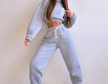 Базовий костюм на флісі з об'ємними капюшоном Базовий костюм на флісі з об'ємними капюшоном | PUSHKA SHOP