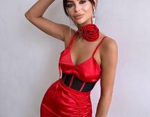 Сукня - міні з драпіруванням та трояндою-чокером Сукня - міні з драпіруванням та трояндою-чокером | PUSHKA SHOP