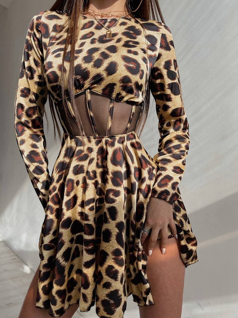 Приталенное платье с корсетной вставкой и  юбкой-солнцем   | PUSHKA SHOP