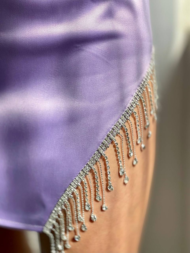 Платье мини, декорированное бахромой из страз Платье мини, декорированное бахромой из страз | PUSHKA SHOP