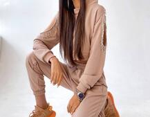 Костюм из качественной турецкой трехнитки, декорированный бахромой со стразами Костюм из качественной турецкой трехнитки, декорированный бахромой со стразами | PUSHKA SHOP