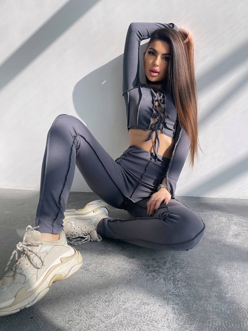 Комплект: топ зі шнурівкою на грудях + легінси | PUSHKA SHOP