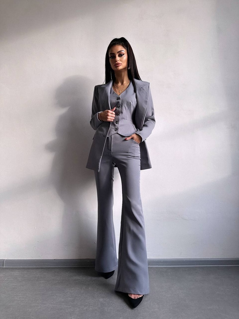 Костюм: піджак на підкладці, штани кльош+ жилет Костюм: піджак на підкладці, штани кльош+ жилет | PUSHKA SHOP