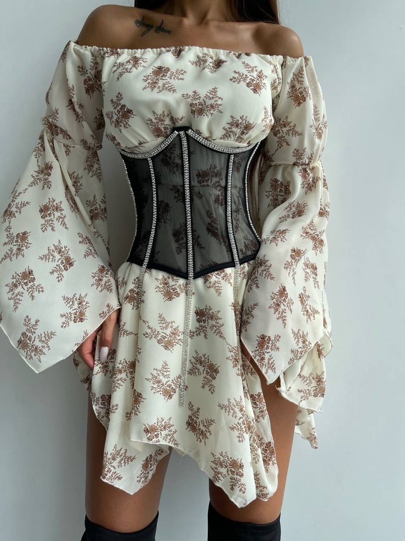Шифонова сукня на підкладці з розкльошеними рукавами з асиметричною спідницею + корсет декорований стразами  | PUSHKA SHOP