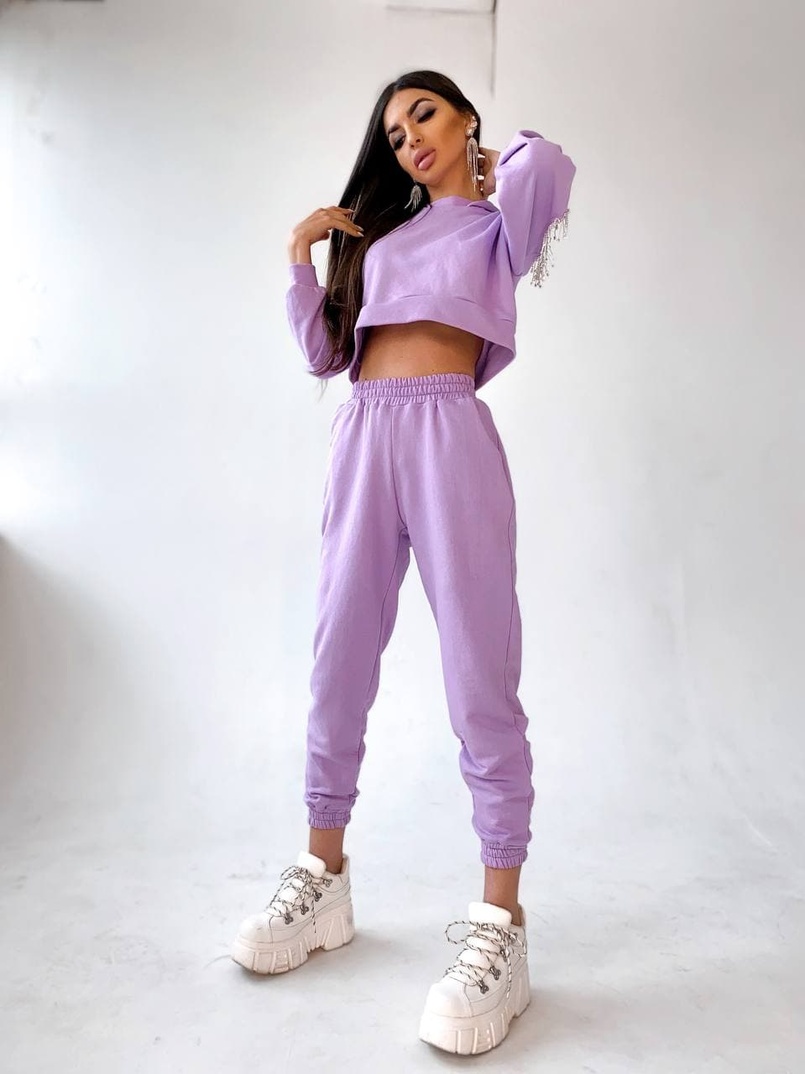 Костюм из качественной турецкой трехнитки, декорированный бахромой со стразами Костюм из качественной турецкой трехнитки, декорированный бахромой со стразами | PUSHKA SHOP