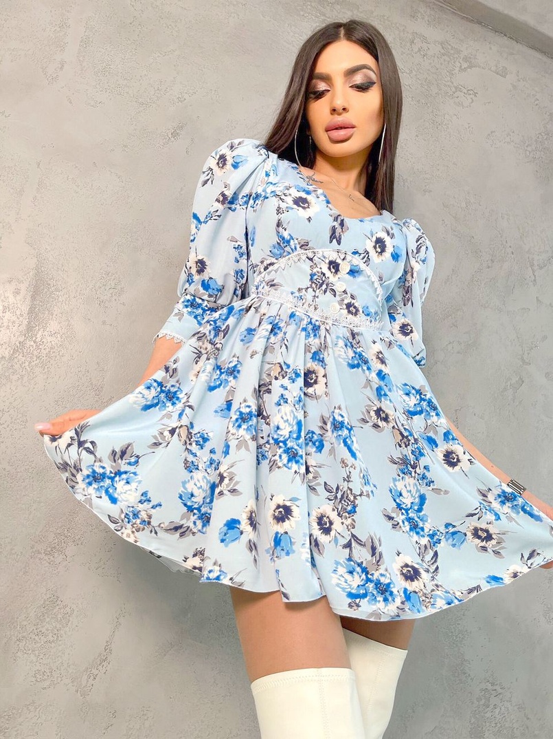 Цветочное платье-мини, декорированное кружевом Цветочное платье-мини, декорированное кружевом | PUSHKA SHOP