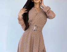 Платье миди с запахом на груди и разрезом на юбке Платье миди с запахом на груди и разрезом на юбке | PUSHKA SHOP