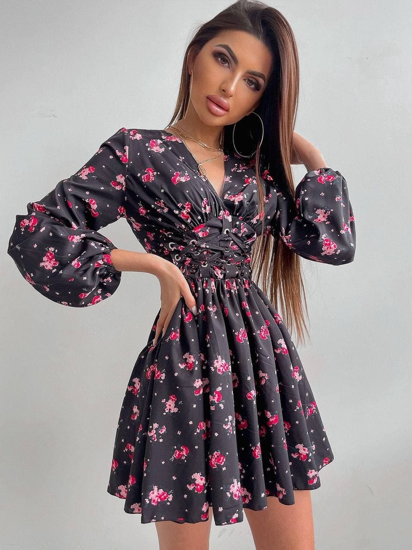 Приталенное платье с корсетной вставкой и  юбкой-солнцем   | PUSHKA SHOP