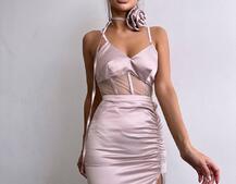 Сукня - міні з драпіруванням та трояндою-чокером Сукня - міні з драпіруванням та трояндою-чокером | PUSHKA SHOP