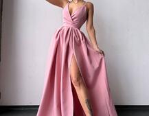 Сукня максі на тонких бретелях з розрізом на спідниці Сукня максі на тонких бретелях з розрізом на спідниці | PUSHKA SHOP