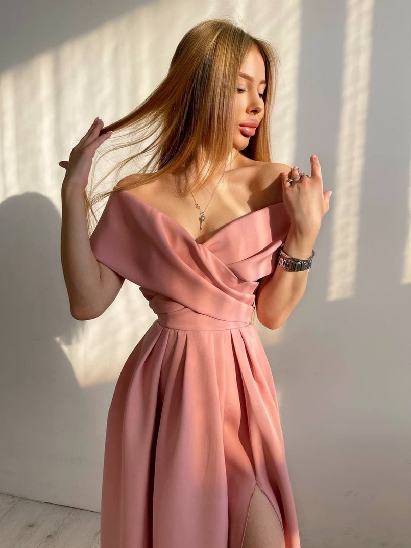 Платье-макси с разрезом | PUSHKA SHOP