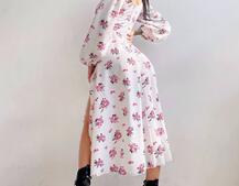 Цветочное платье-миди с разрезом и объемными рукавами Цветочное платье-миди с разрезом и объемными рукавами | PUSHKA SHOP