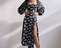 Цветочное платье-миди со шнуровкой на спинке и разрезом на ножке Цветочное платье-миди со шнуровкой на спинке и разрезом на ножке | PUSHKA SHOP