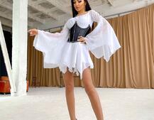 Шифоновое платье ассиметричного кроя с расклешенными рукавами и корсетом декорированный стразами Шифоновое платье ассиметричного кроя с расклешенными рукавами и корсетом декорированный стразами | PUSHKA SHOP