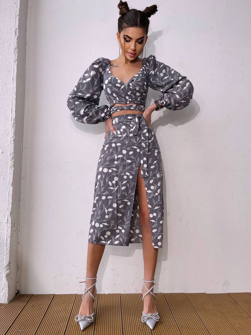 Комплект: топ із зав'язками на талії + спідниця міді з розрізом Комплект: топ із зав'язками на талії + спідниця міді з розрізом | PUSHKA SHOP