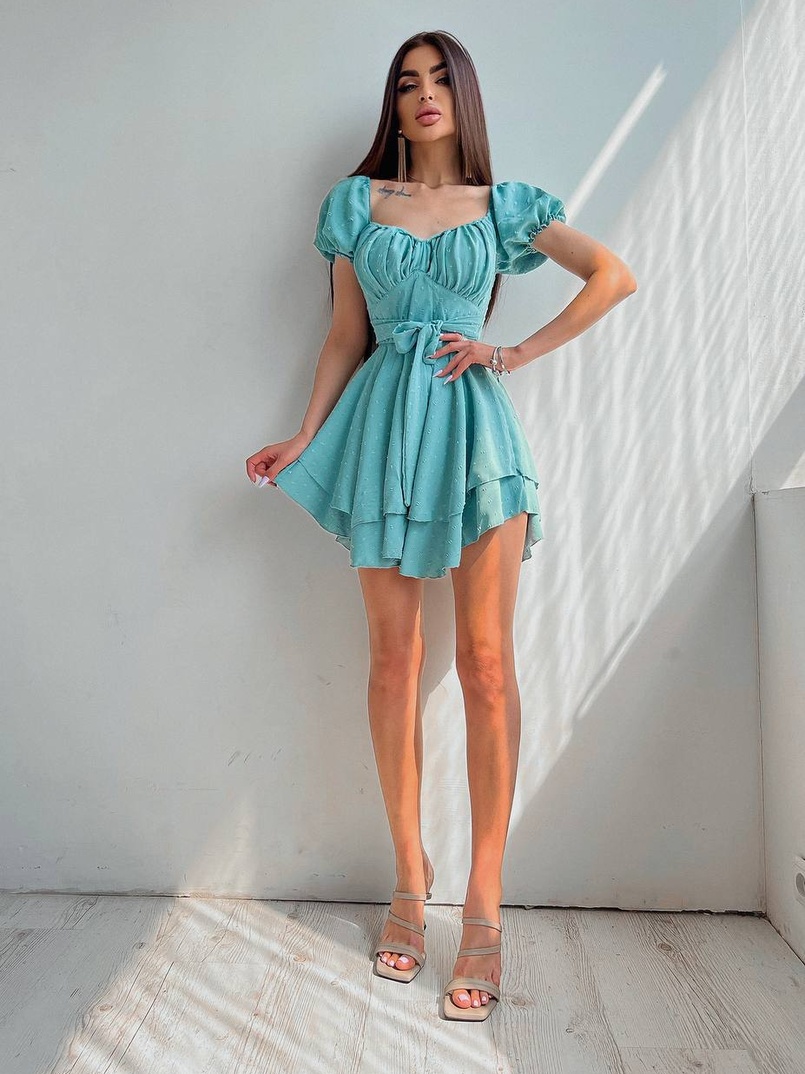 Платье со сборкой на груди и пышной юбкой Платье со сборкой на груди и пышной юбкой | PUSHKA SHOP