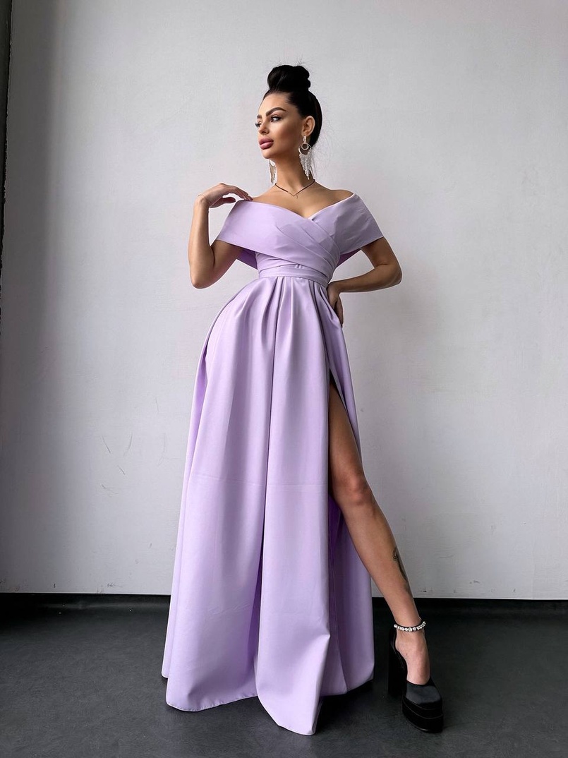 Сукня максі  з відкритими плечима та розрізом на спідниці Сукня максі  з відкритими плечима та розрізом на спідниці | PUSHKA SHOP