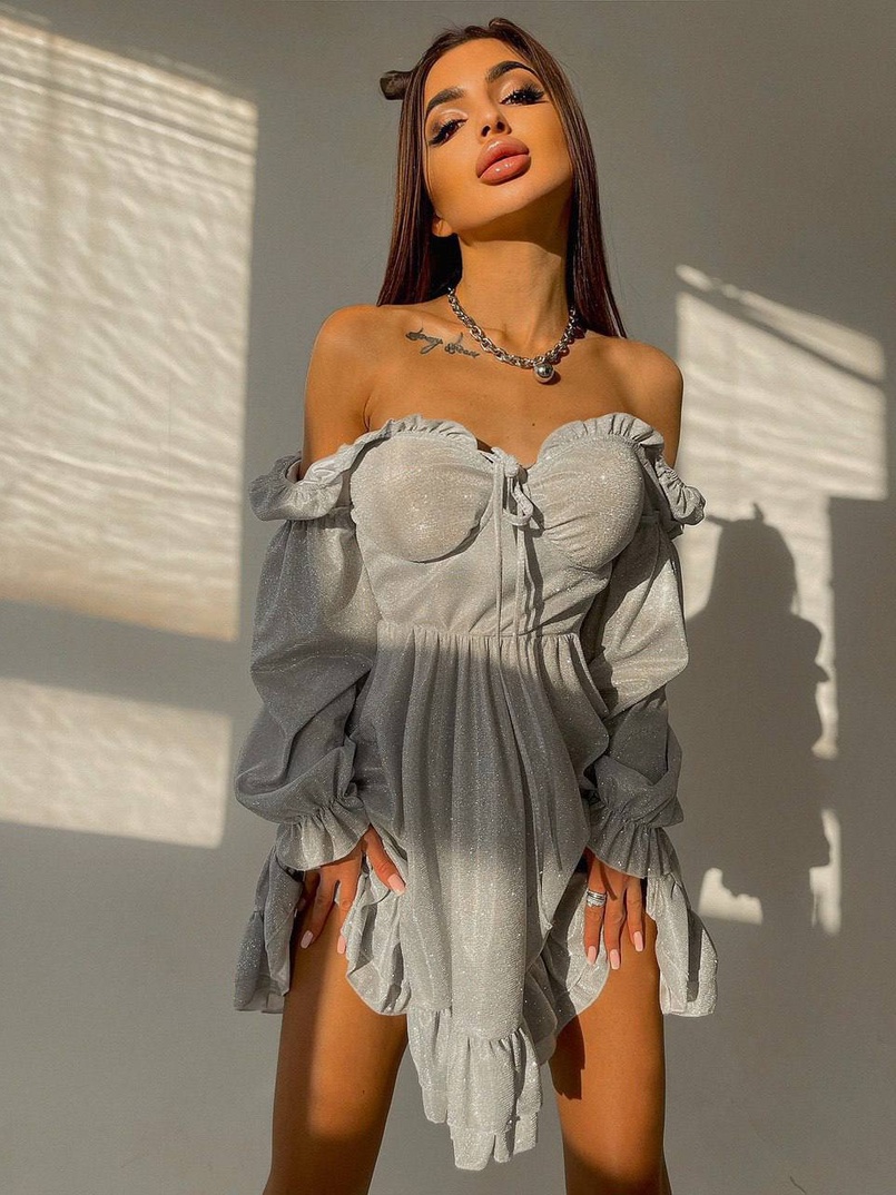 Блискуча сукня з оборками та чашками з ефектом push up | PUSHKA SHOP