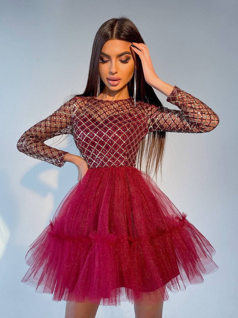Платье с блестящим верхом и пышной фатиновой юбкой Платье с блестящим верхом и пышной фатиновой юбкой | PUSHKA SHOP