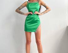 Платье мини, декорированное бахромой из страз Платье мини, декорированное бахромой из страз | PUSHKA SHOP