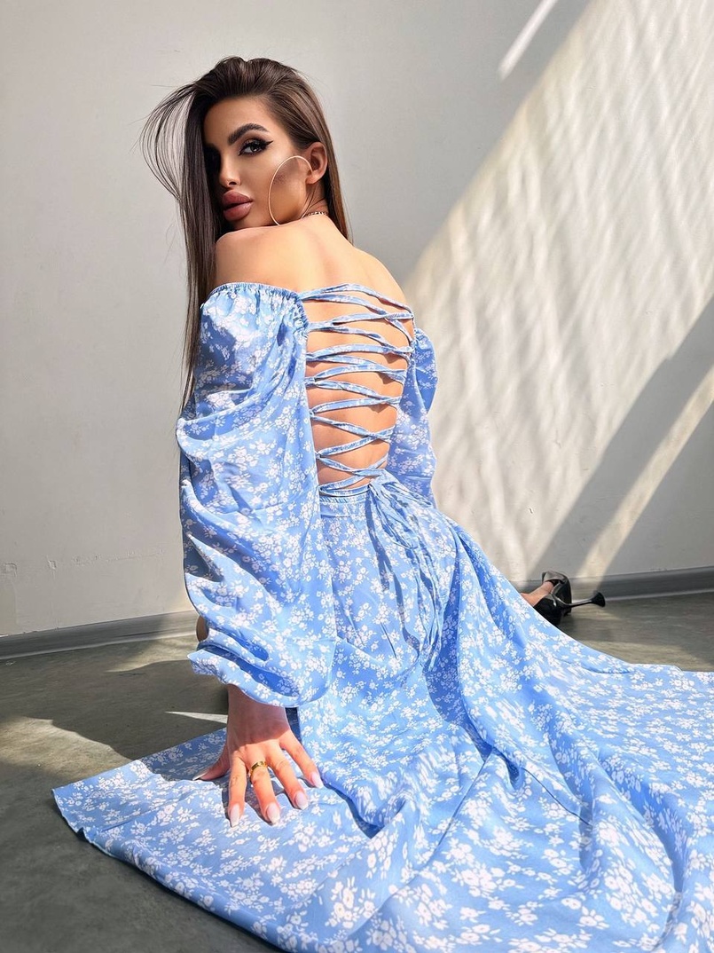 Улюблена сукня-міді зі шнурівкою на спинці та розрізом на ніжці Улюблена сукня-міді зі шнурівкою на спинці та розрізом на ніжці | PUSHKA SHOP