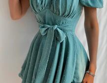 Платье со сборкой на груди и пышной юбкой Платье со сборкой на груди и пышной юбкой | PUSHKA SHOP