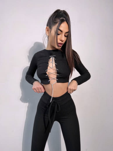 Костюм:  легінси та топ з шнурівкою зі страз | PUSHKA SHOP